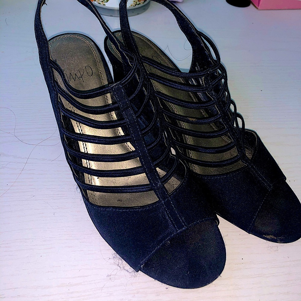 These shoes are a size 7.5 and in great condition